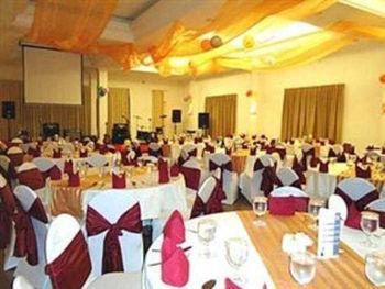 Plaza Inn Kendari Kültér fotó