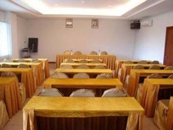 Plaza Inn Kendari Kültér fotó